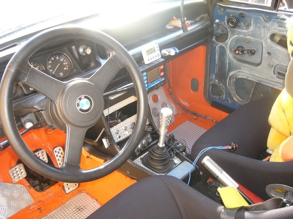 BMW2002ti008.jpg